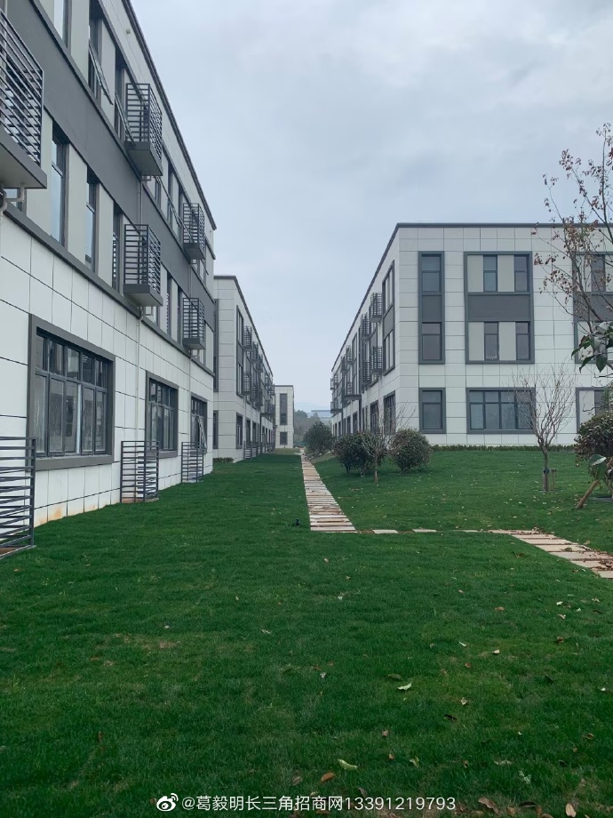 中南高科長(zhǎng)興項(xiàng)目首批客戶已經(jīng)交付使用了，歡迎各位領(lǐng)導(dǎo)來(lái)考察 少量現(xiàn)房，稀缺雙層，手慢無(wú)。 ????