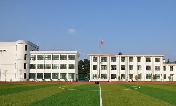 福建三明蕞好的4所高中縣中“戰(zhàn)勝”市中堪稱重本“后援團”