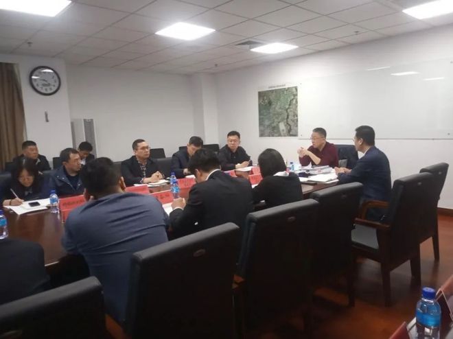 膠州規(guī)劃局召開(kāi)省市重點(diǎn)項(xiàng)目推進(jìn)情況專題分析會(huì)