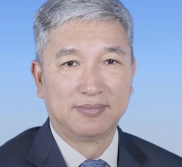 三亞反腐風(fēng)暴繼續(xù)海南三亞市一官員落馬上任不過短短半年多的時(shí)間