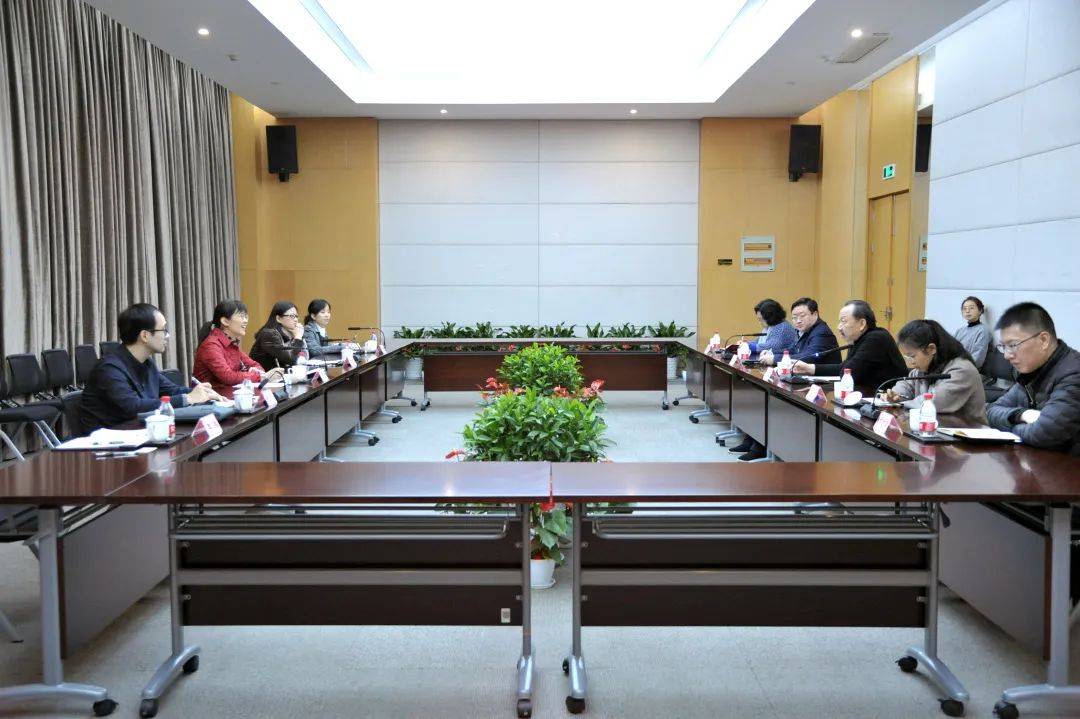 杭州市委組織部副部長(zhǎng)虞文娟到中南集團(tuán)調(diào)研黨建工作濱江區(qū)委常委、組織部長(zhǎng)商麗萍陪同