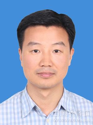 何田任銅陵市委常委、市政府黨組副書記 鄭剛?cè)问形Ｎ⒔M織部長(zhǎng)