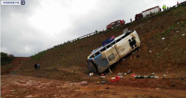 突發(fā)！江西景德鎮(zhèn)發(fā)生客車側(cè)翻事故已致6死12傷