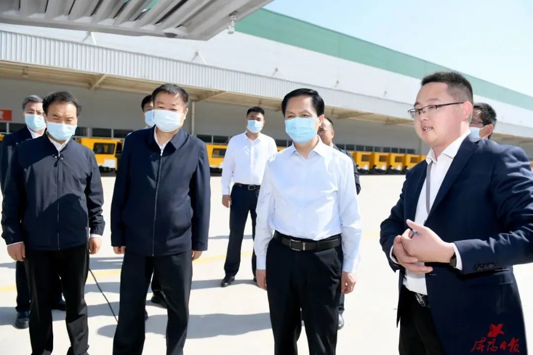 夏曉中到咸陽高新區(qū)調(diào)研企業(yè)運營、項目建設(shè)等工作并主持召開座談會